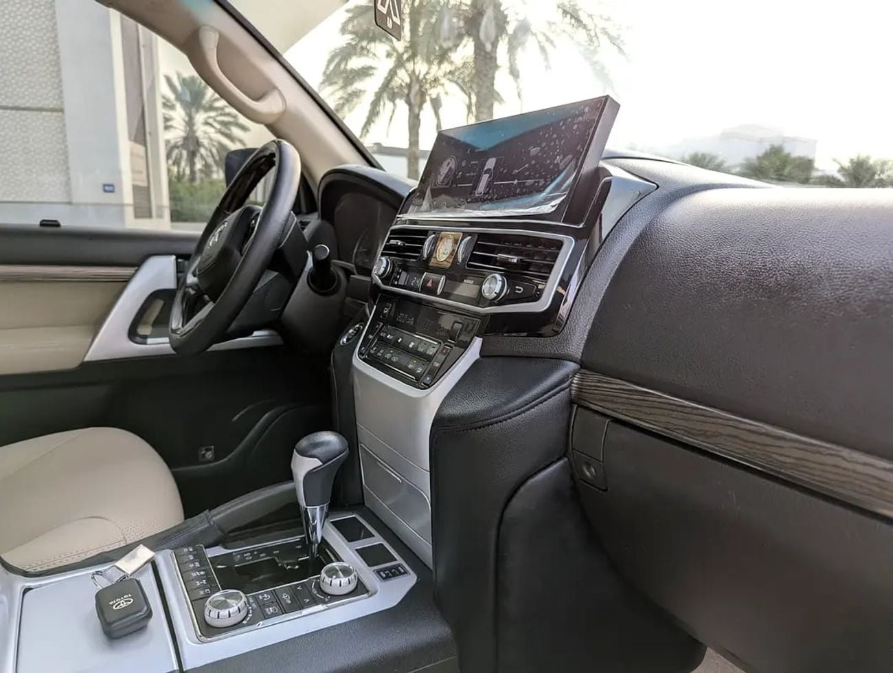 Toyota Land Cruiser GCC Facelifted To Premium Condition Daily Use Perfect Family