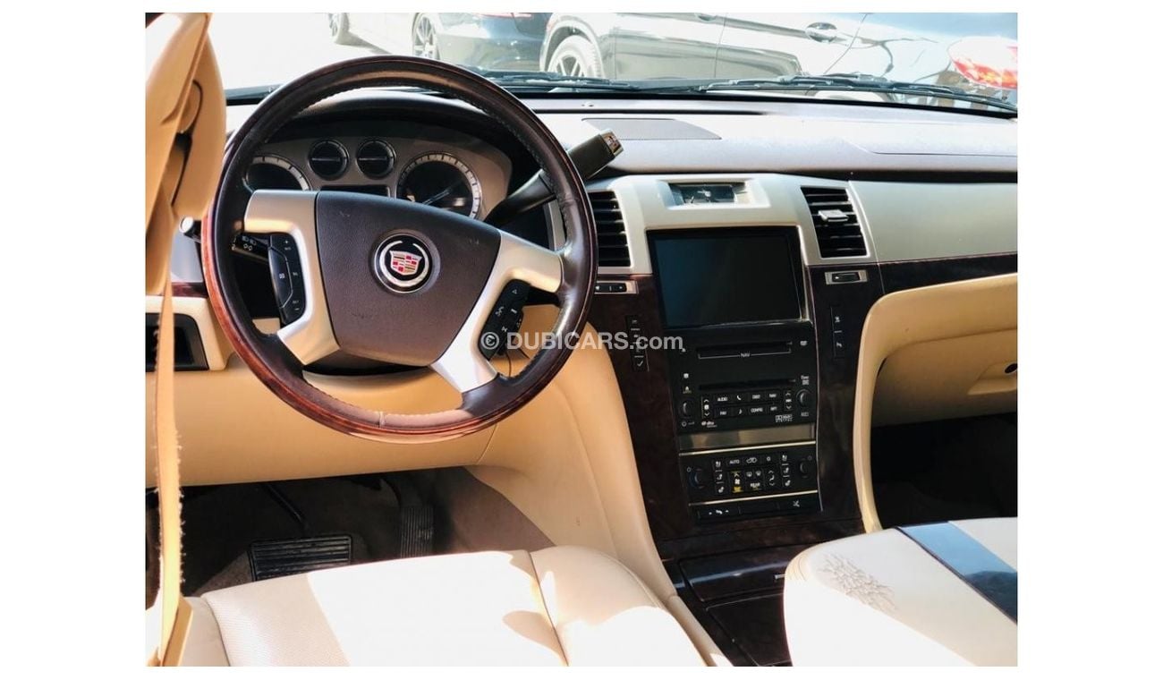 Cadillac Escalade Cadillac Escalade full option GCC perfect condition