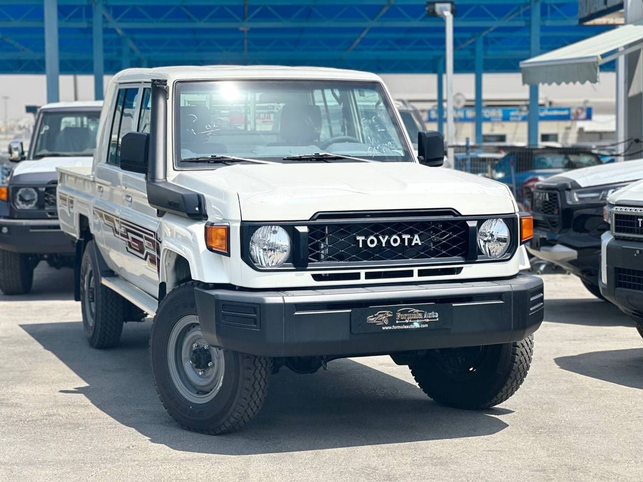تويوتا لاند كروزر بيك آب LC79 دبل كابينة 4.0 لتر PTR ناقل حركة يدوي // 2025 // خيار قياسي مع نوافذ كهربائية // عرض خاص // من