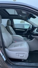 Toyota Highlander 2019 Toyota Highlander XLE 4x4 AWD Full option Sunroof Push Start 7 Leather Seats