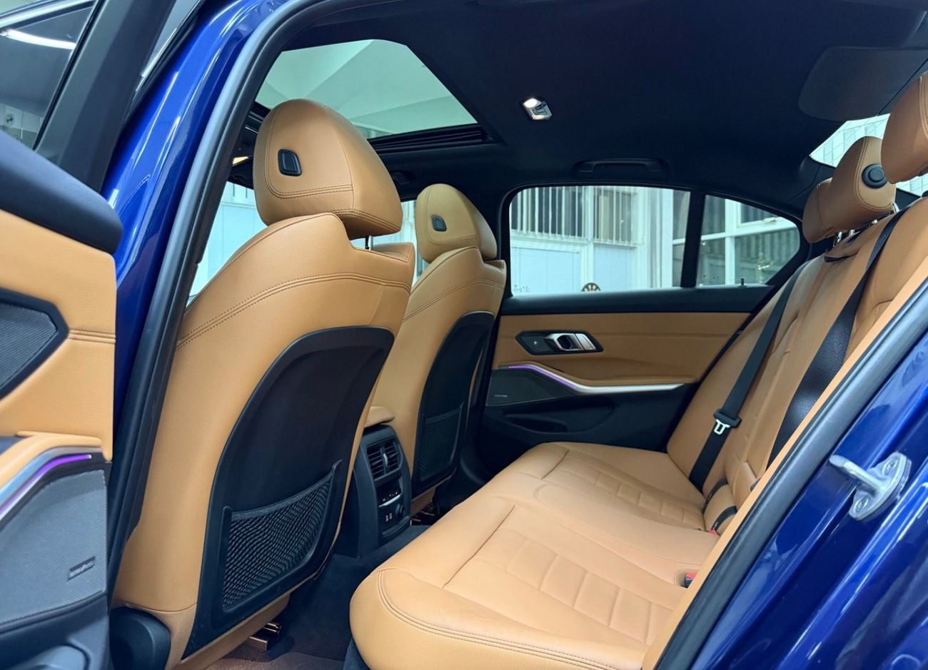 BMW 330i LUXURY LINE