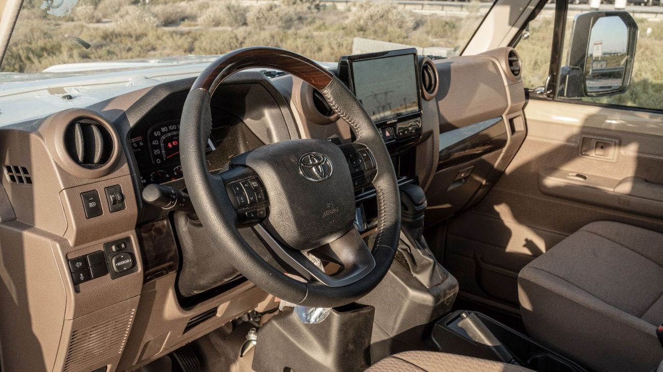 Toyota Land Cruiser 2026 Toyota Land Cruiser LC79 2.8L AT Diesel (Beige-Brown) Mid