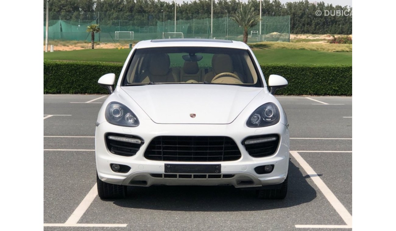 Porsche Cayenne GTS MODEL 2013 GCC CAR PERFECT CONDITION INSIDE AND OUTSIDE FULL ano roof leather seats