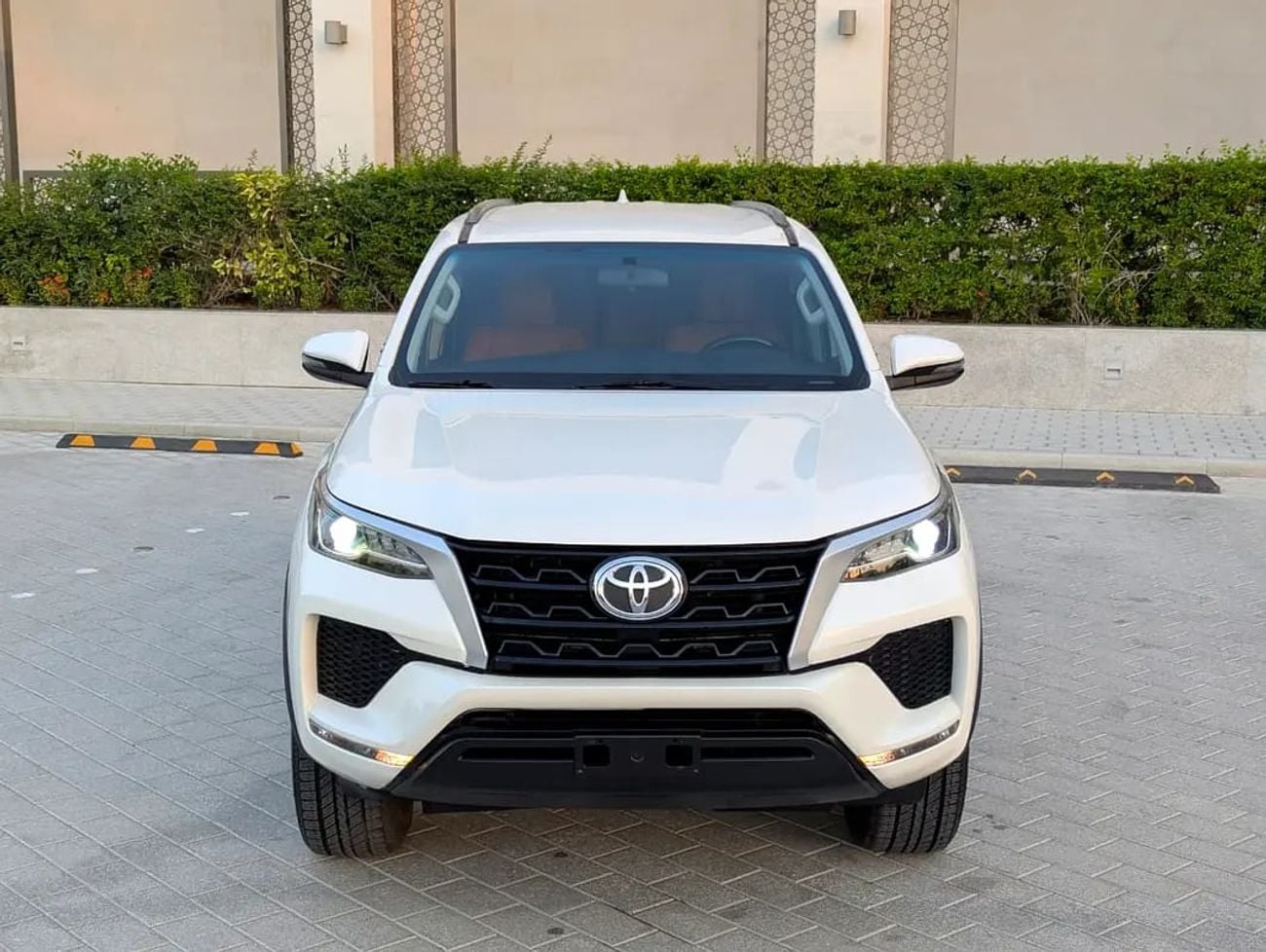 تويوتا فورتونر Pristine EXR V4 2.7L | GCC Specs | Low Mileage