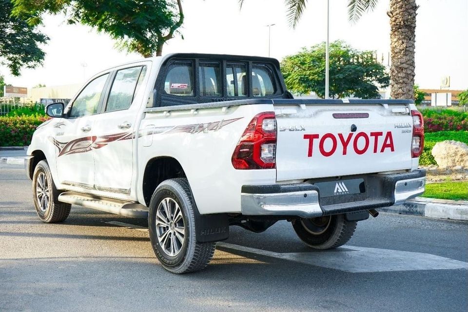 New Toyota Hilux Hilux Double Cab 2.7L AT SGLX MY2025 2025 for sale in ...