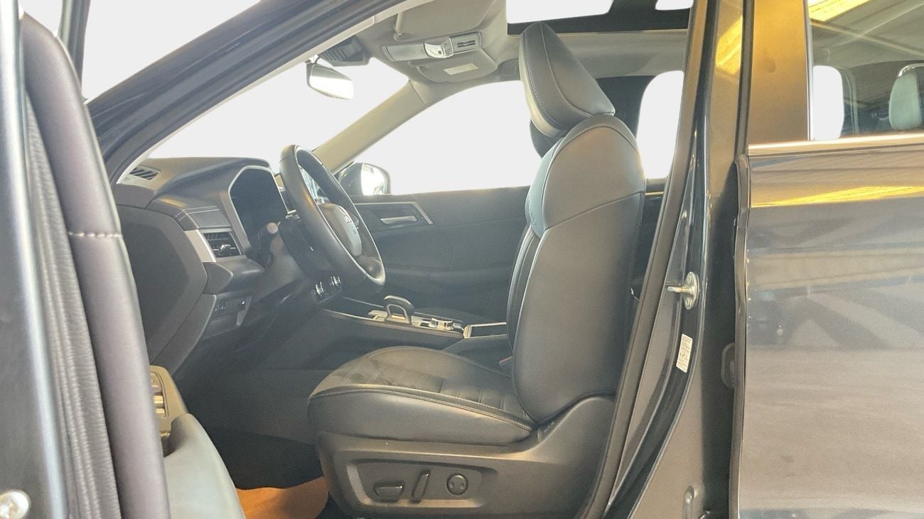 ميتسوبيشي آوتلاندر 2.5 AUTO 4WD 7SEAT HL | شامل الضمان | 0 ﺪﻔﻋﺓ ﺃﻮﻟﻯ