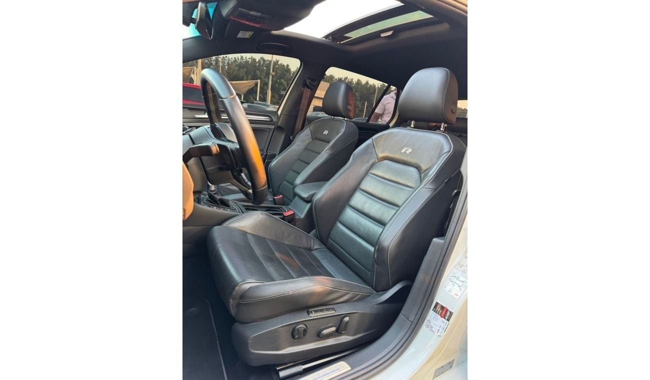 فولكس واجن جولف R 2.0L (280 HP)