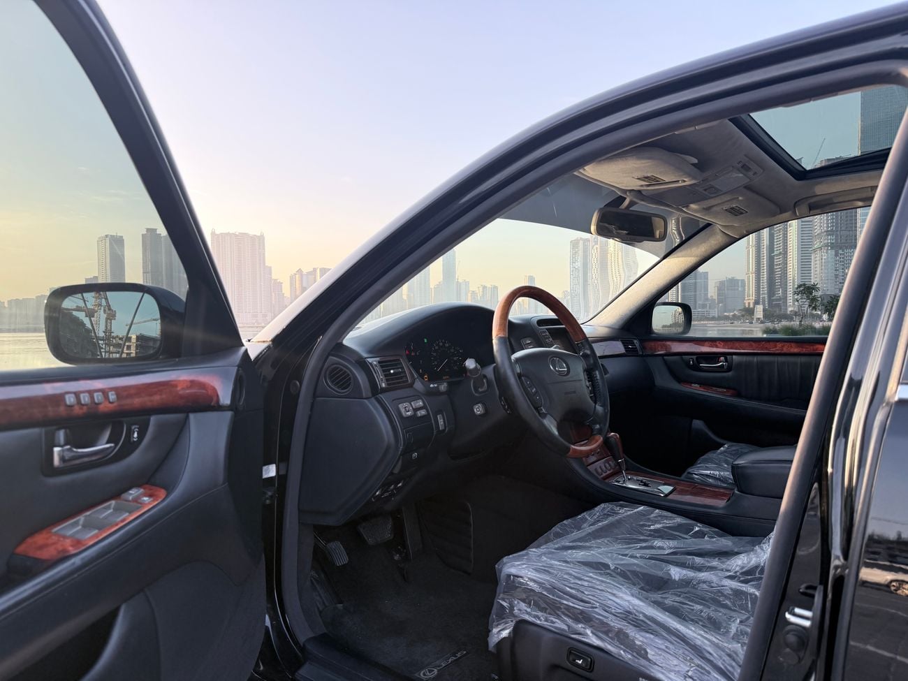 لكزس LS 430 Lexus - LS 430 Full Ultra 2004 - Fresh Import with VCC -  ( Ultra Luxury ) - Full Options - Excellen