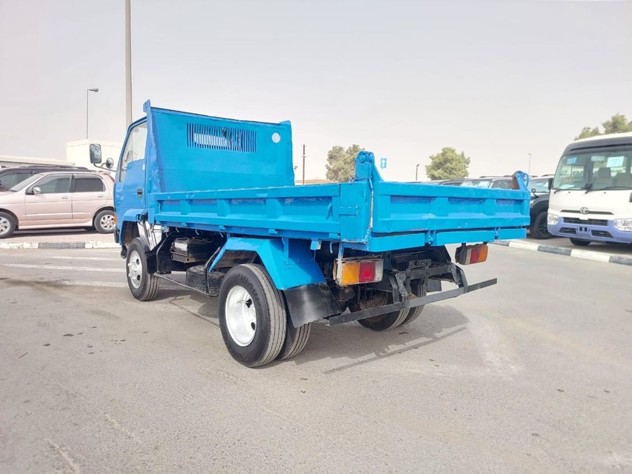 Mitsubishi Fuso Canter MITSUBISHI CANTER DUMPER TRUCK RHD 1987 MODEL 3.5 L DIESEL MANUAL(PM10095)