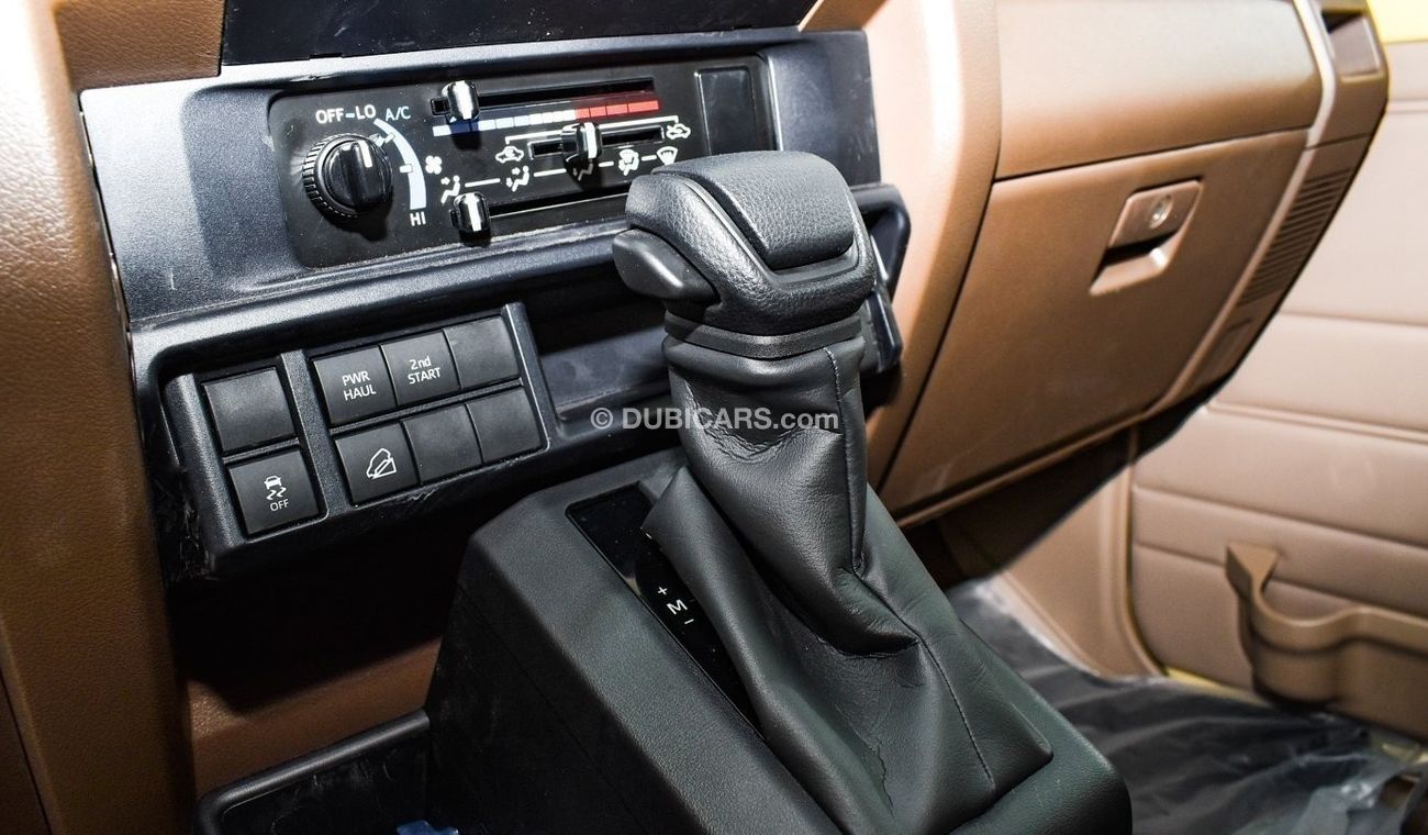 Toyota Land Cruiser Pick Up LAND CRUISER PETROL SINGLE CABIN 4.0L V6 2024