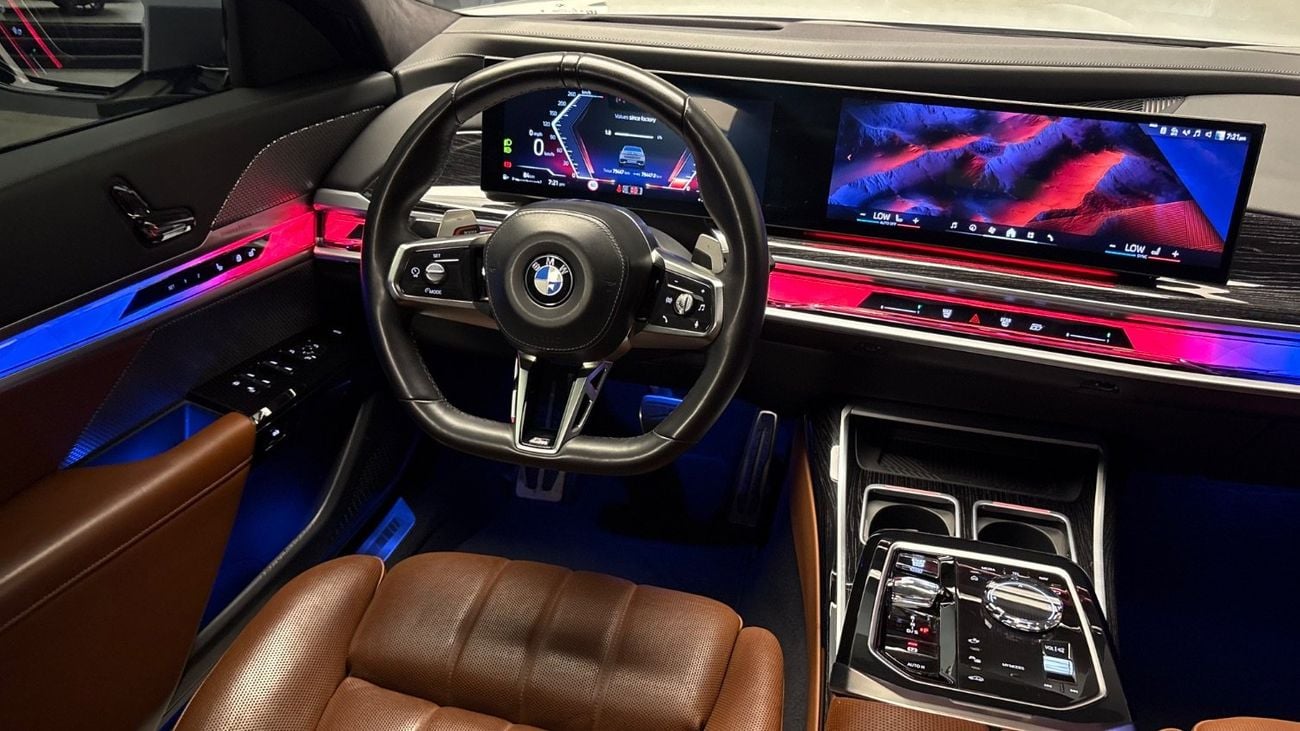 BMW 735i 2024 | GCC Specs | Agency Warranty & Service