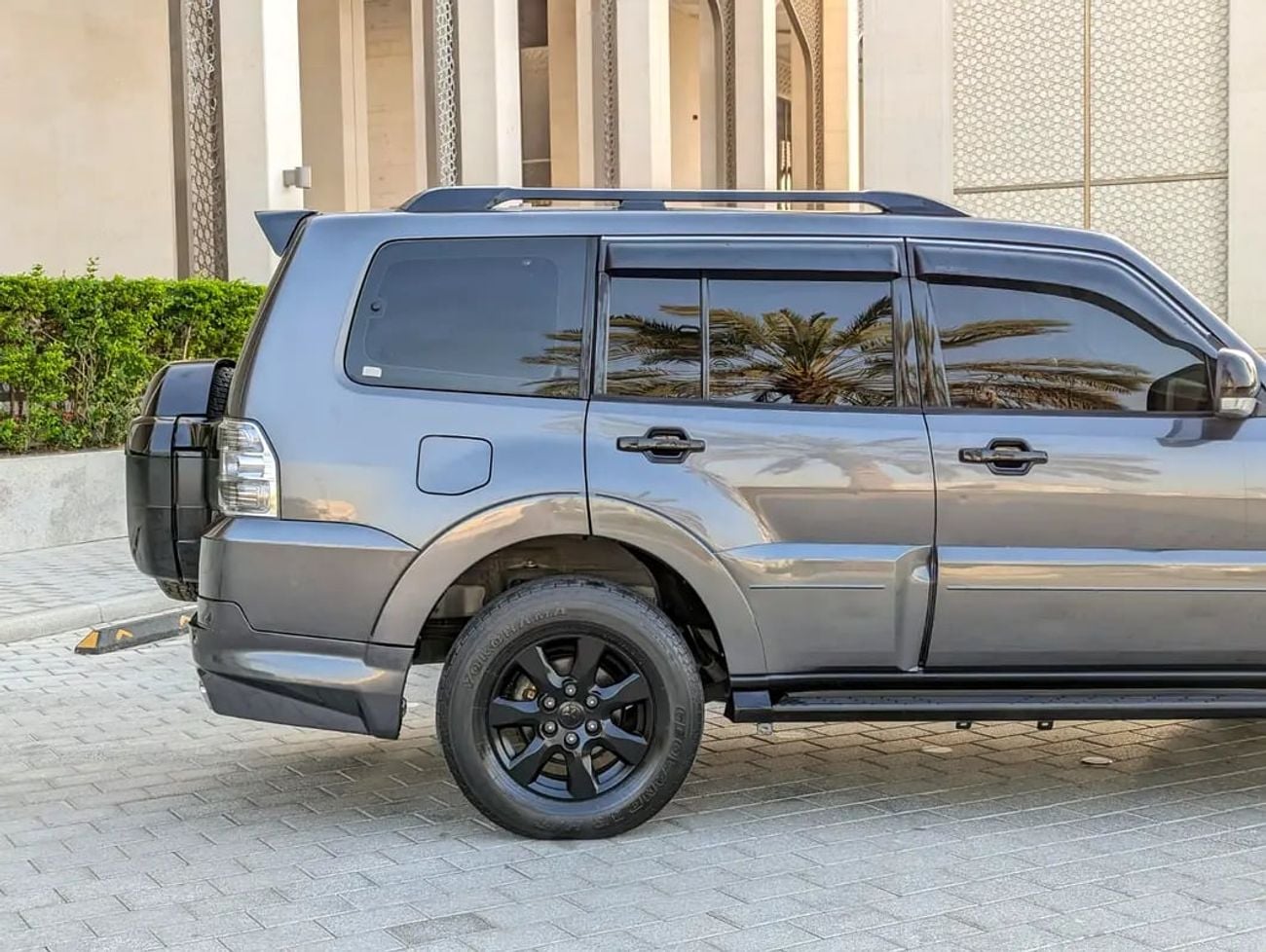 ميتسوبيشي باجيرو GLS MID OPTION GCC IN EXCELLENT CONDITION