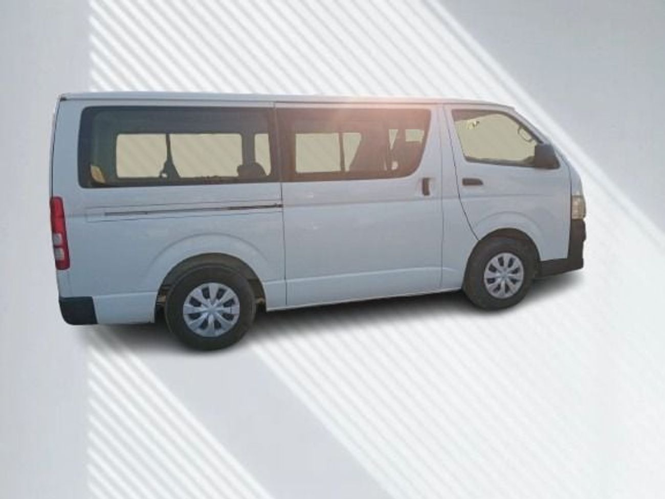 تويوتا هاياس 2.5L DIESEL 13 SEATER MANUAL TRANSMISSION