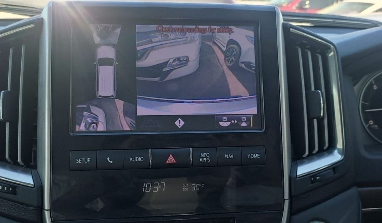 Toyota Land Cruiser V8 Diesel 4.5L (Right Hand)