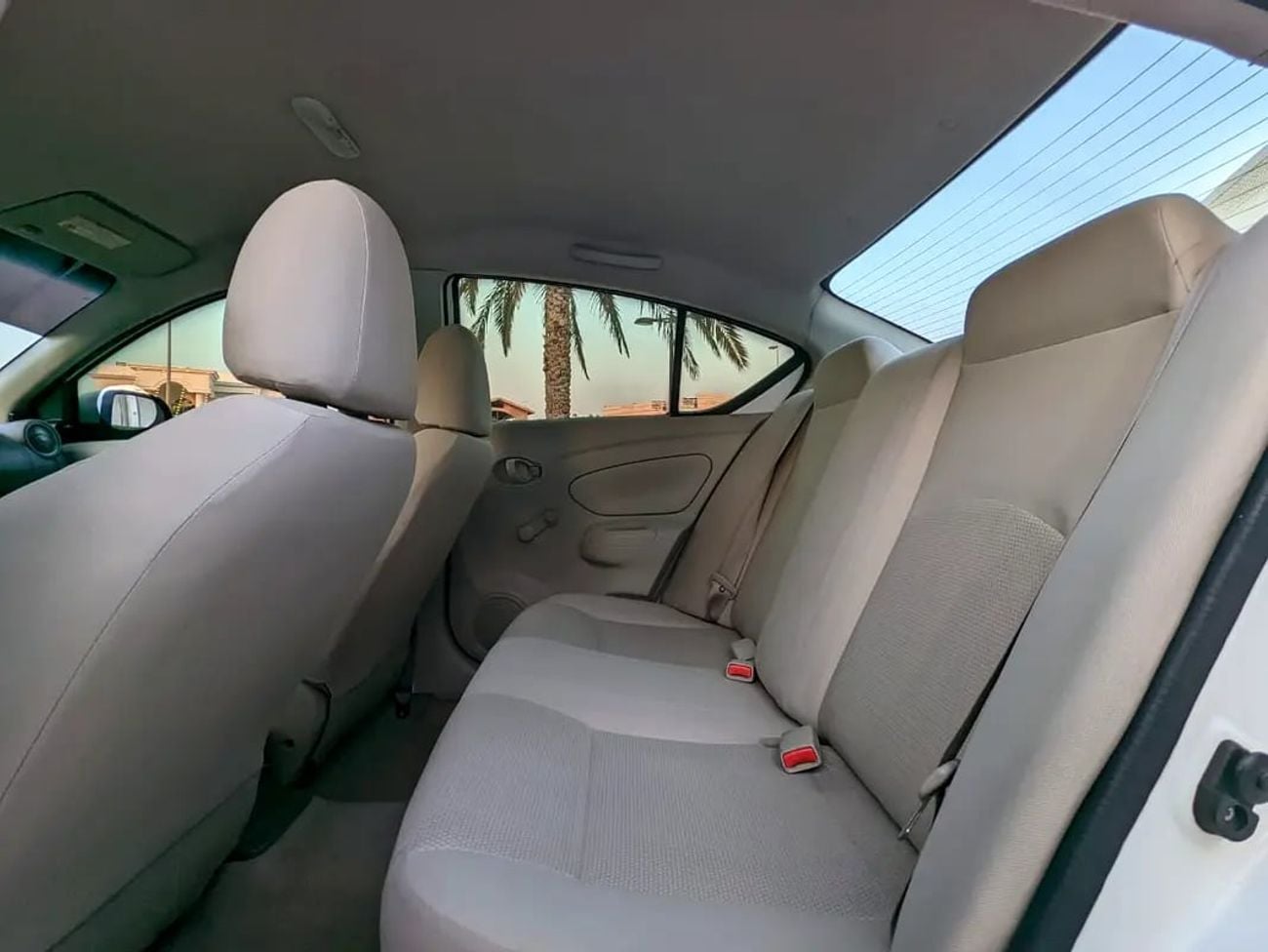 Nissan Sunny SV GCC Immaculate Condition Low KM Family Sedan 4 Cylinder Fully Automatic