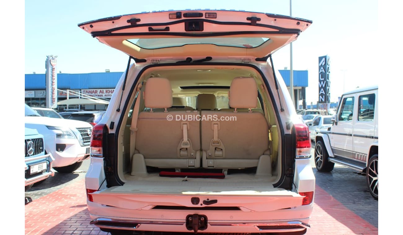 Toyota Land Cruiser (2017) GXR V8 5.7, GCC