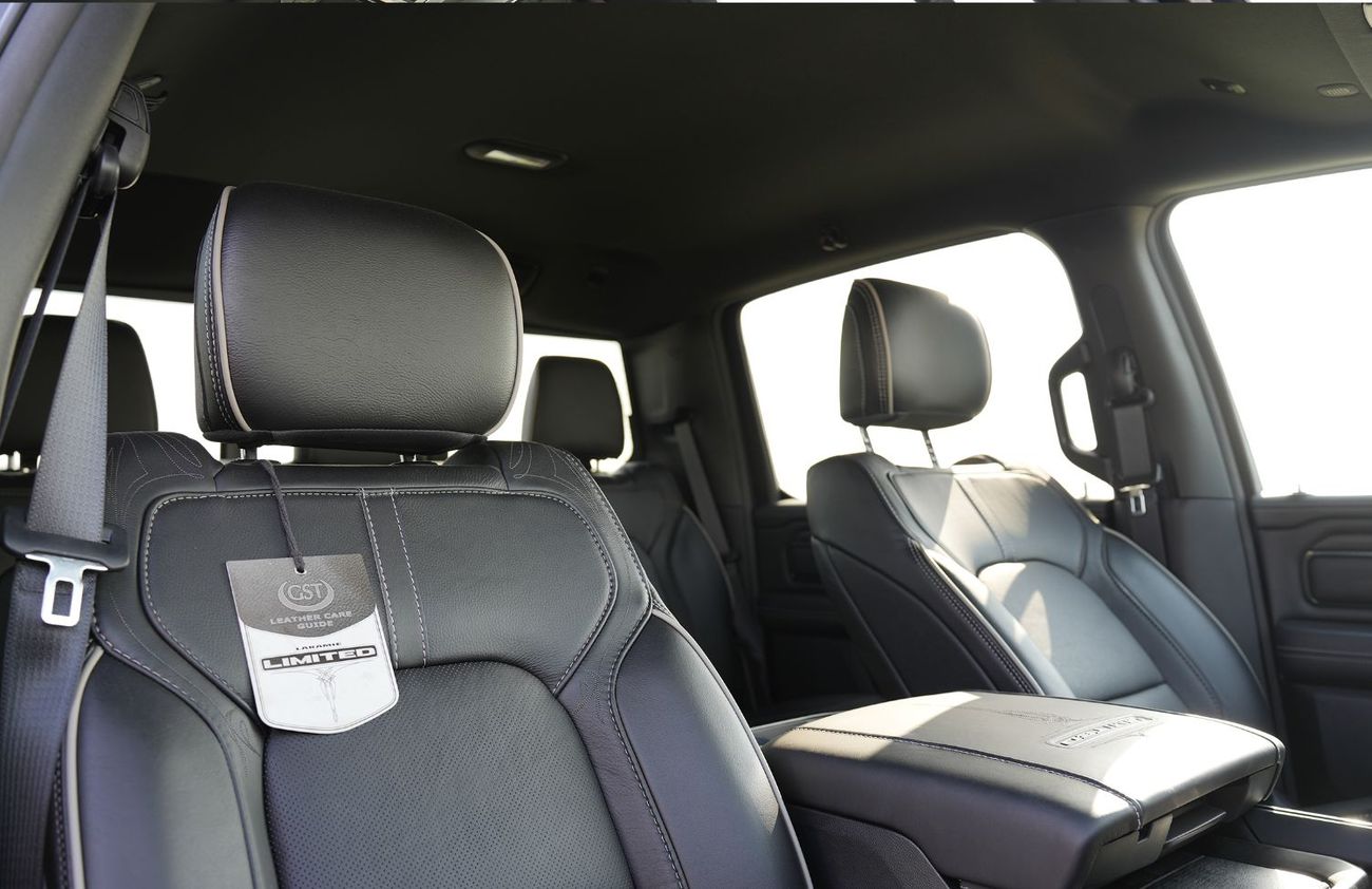 RAM 1500 Limited 5.7L (5 Seater) Black Edition American Specification