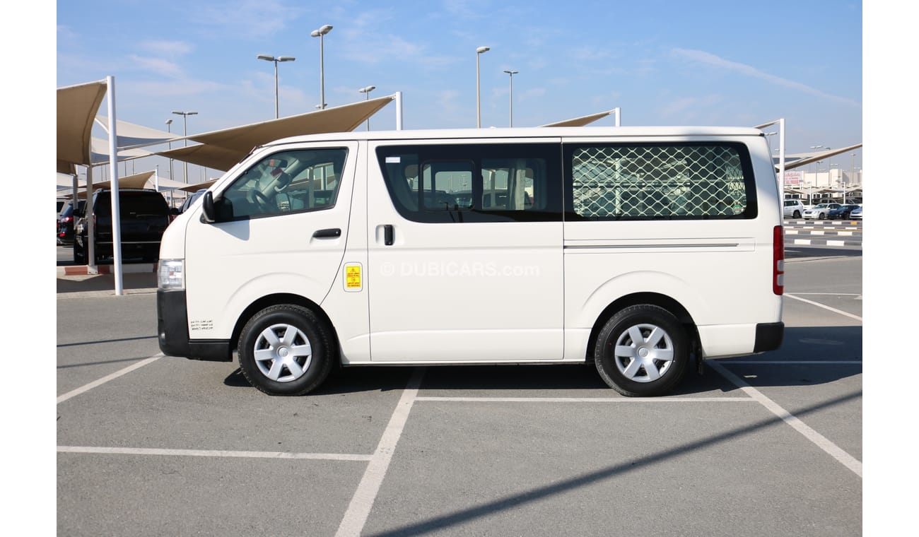 Used Toyota Hiace 6 SEATER DELIVERY VAN 2015 2015 for sale in Dubai ...