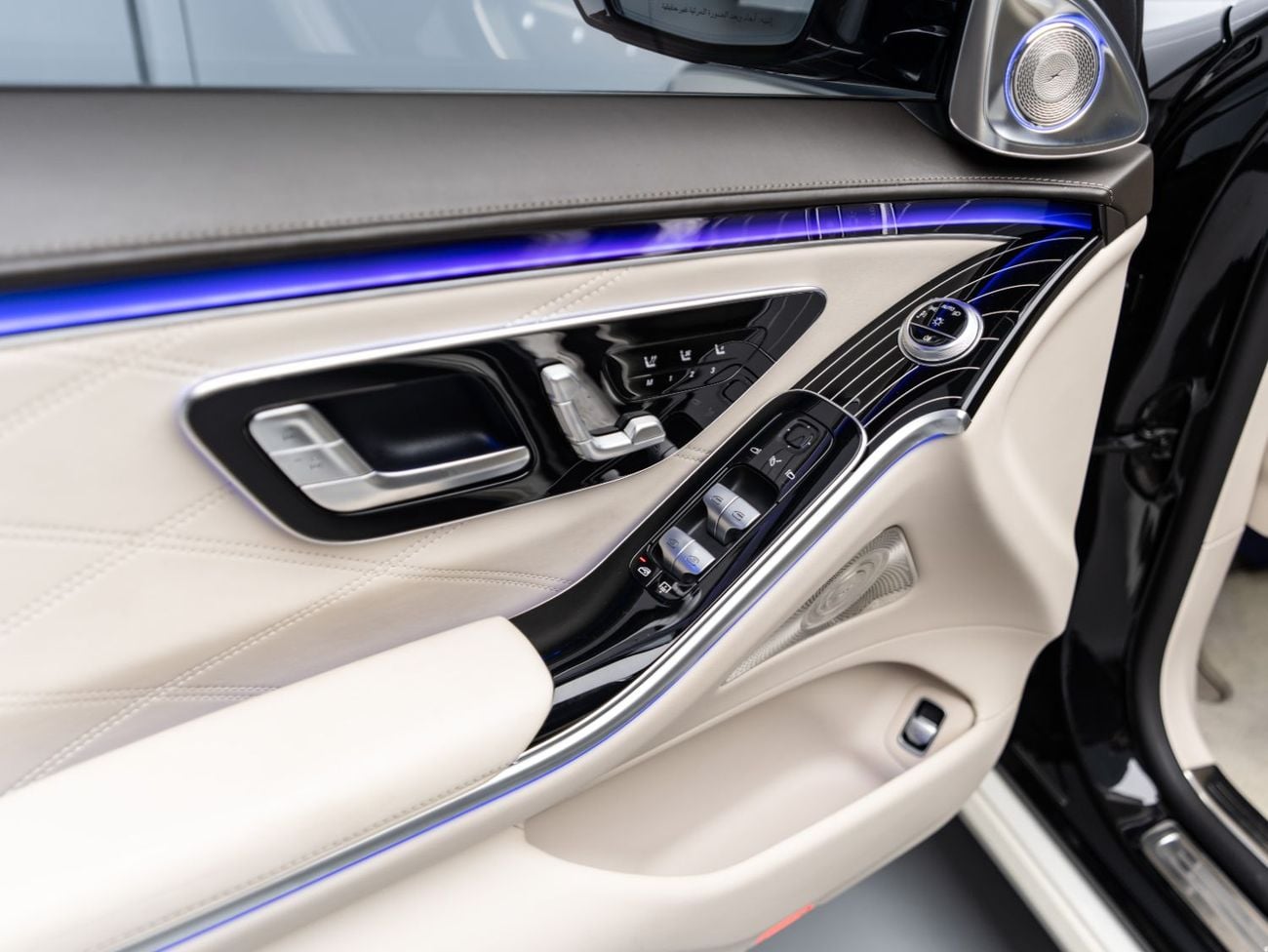 Mercedes Maybach S680 Maybach BUY NOW, PAY 2027 | THE BLACKLINE STANDARD | 2027 Mercedes Warranty + Service Contract, Low KMs, GCC
