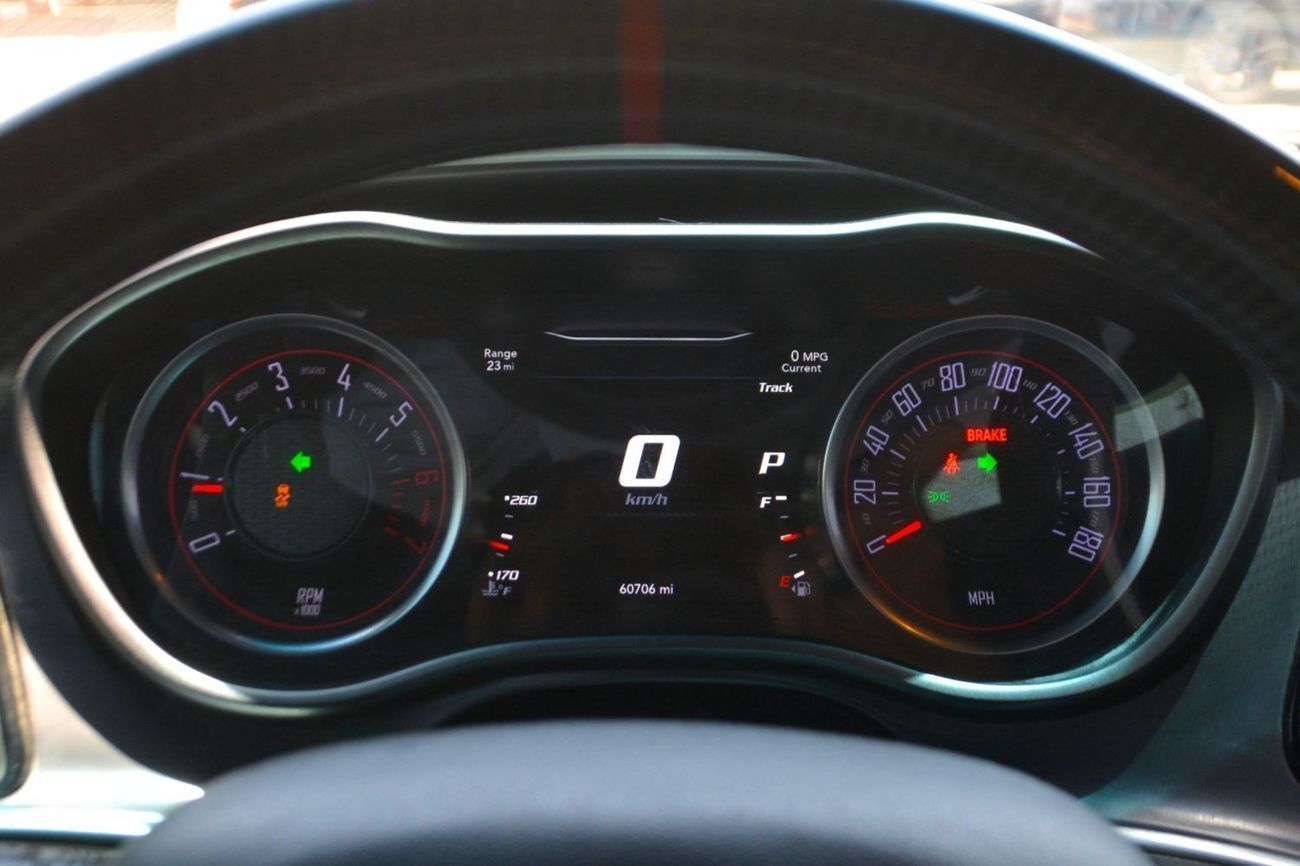 دودج تشالينجر R/T Scat Pack 6.4L SRT /6.4L SCAT BACK//SUN ROOF /WIDE BODY/ FULL OPTION /CARBON FIBER STEERING