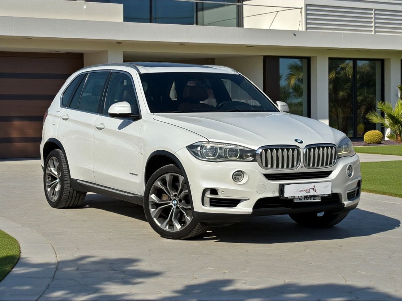 BMW X5 50i Exclusive 4.4L (5 Seater) | 2015 | GCC SPECS | Full Option