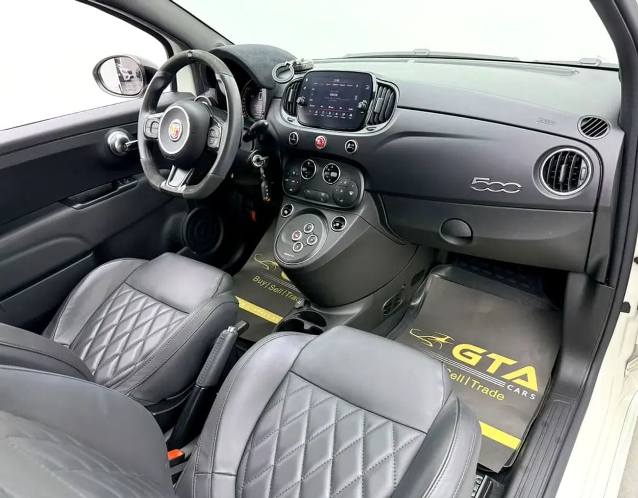 أبارث 695 كومبيتيتسيونه Fiat , 7 Years Warranty, Full Service History, Fully Loaded, GCC