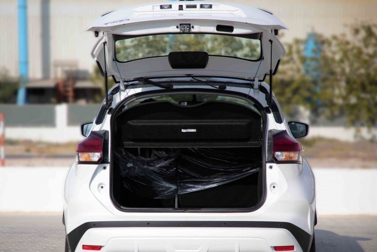 Nissan Kicks 2024 Nissan Kicks 1.6 SV - White Body & Black Roof Inside Black | Export Only