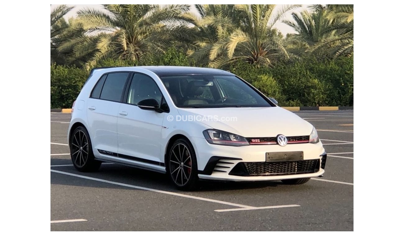 Volkswagen Golf Volex wagan GTI CLUB SPORT MODEL 2016 GCC CAR PERFECT CONDITION INSIDE AND OUTSIDE FULL OPTION PANOR