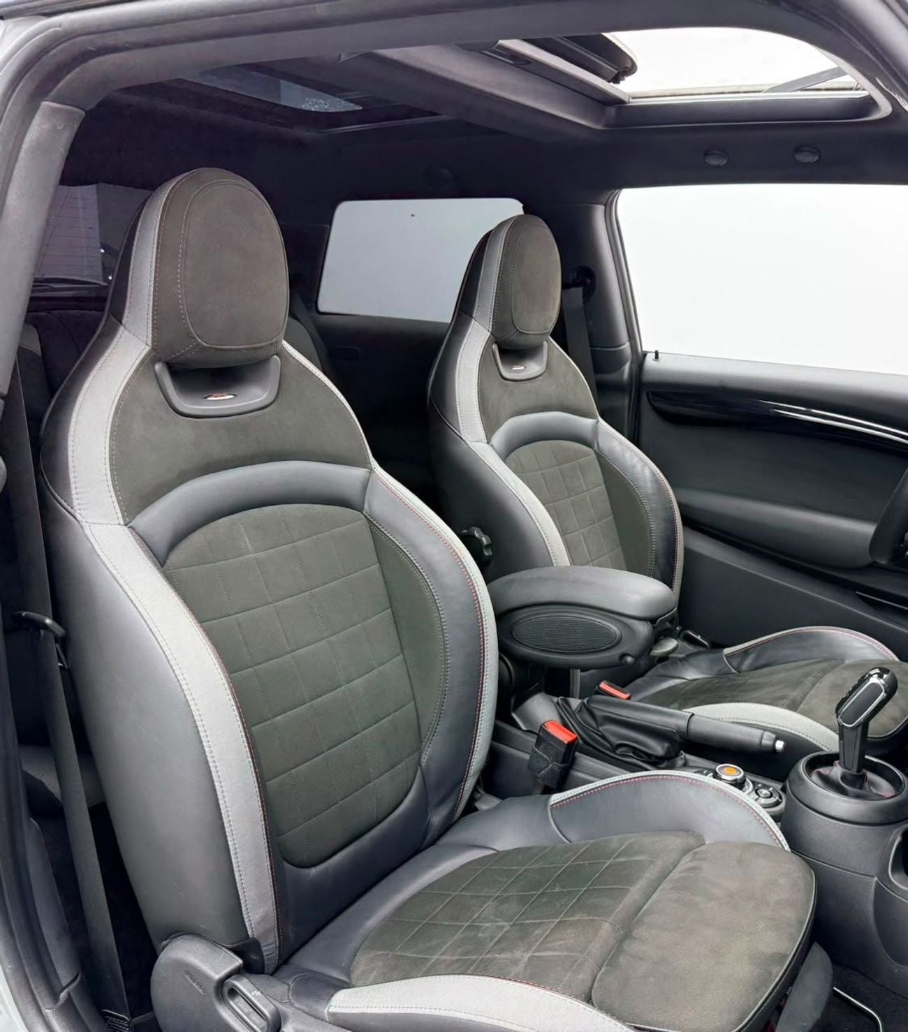 ميني جون كوبر 2021 Mini Cooper John Cooper Works, Warranty, Fully Loaded, Excellent Condition, GCC