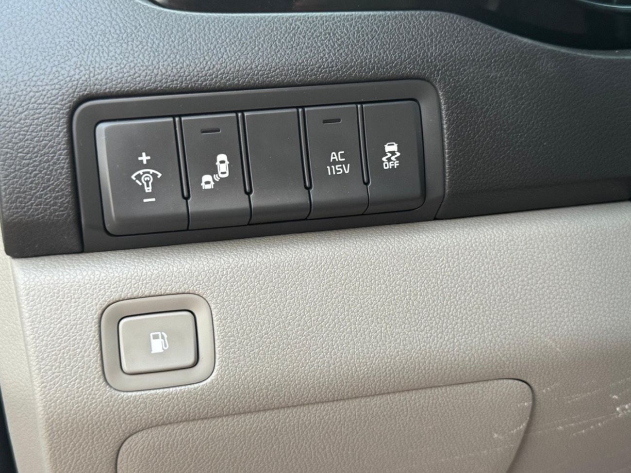 Kia Sedona 2017 - 7 SEATS FAMILY CAR LOW KM US SPEC