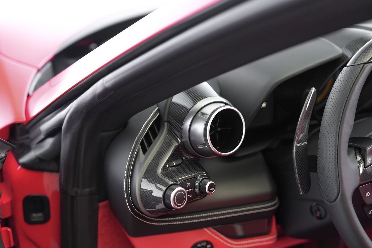 Ferrari F8 Spider 3.9T V8