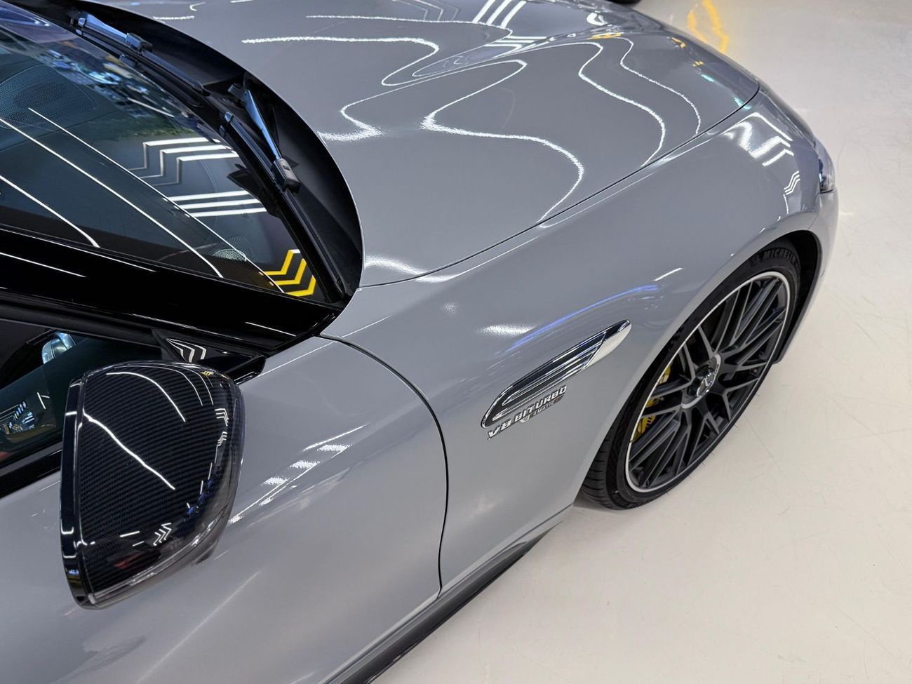 مرسيدس بنز SL 63 AMG 2023 SL63 AMG -Full Service History available - Mint Condition -Carbon Interior and Exterior