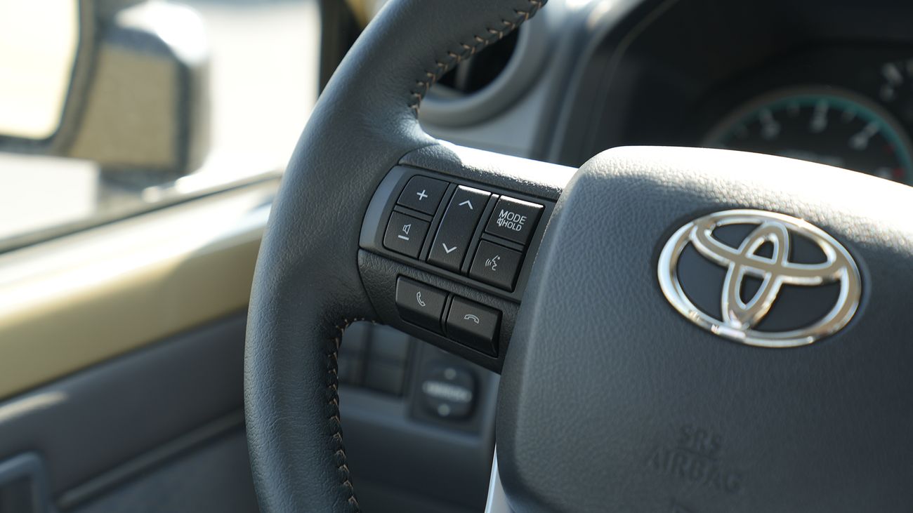 تويوتا لاند كروزر LX