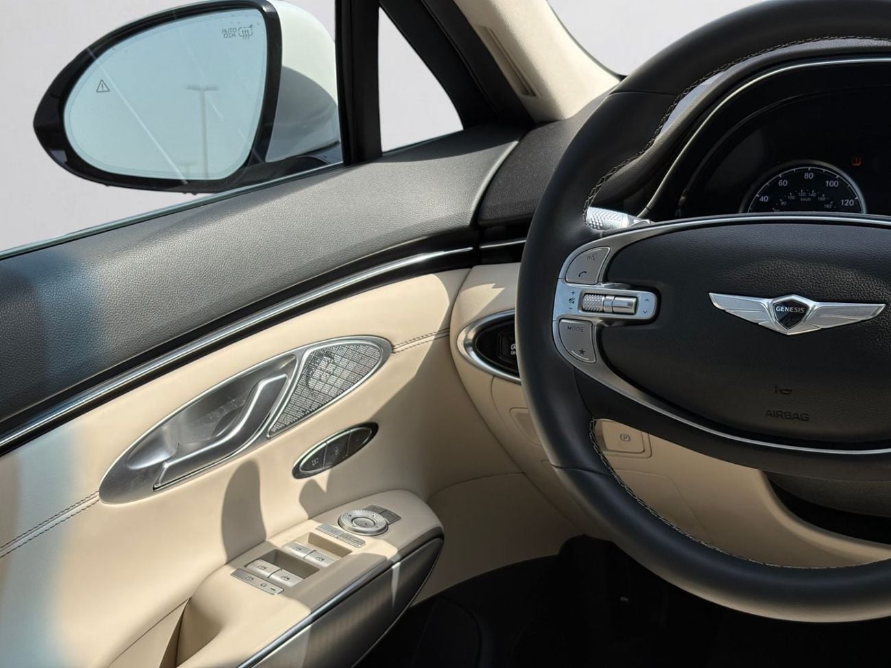 جينيسس GV70 PREMIUM AED 2,240 P.M | 0% DOWN PAYMENT | GENESIS GV70 2.5T AWD | 2.5L TURBO – 304 HP | 2025