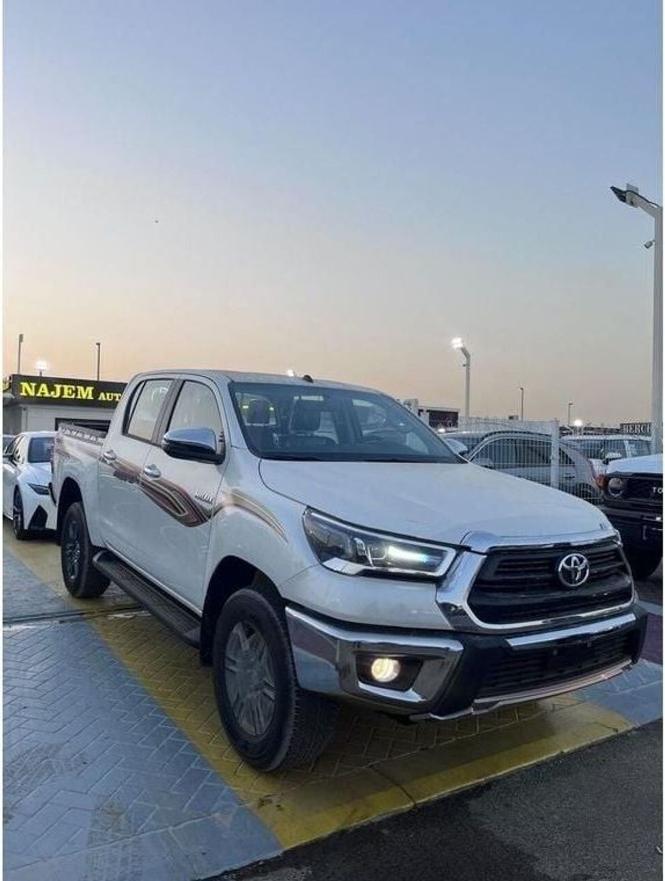 تويوتا هيلوكس GXL-S 2.7L PETROL A/T 4WD OMAN SPECS