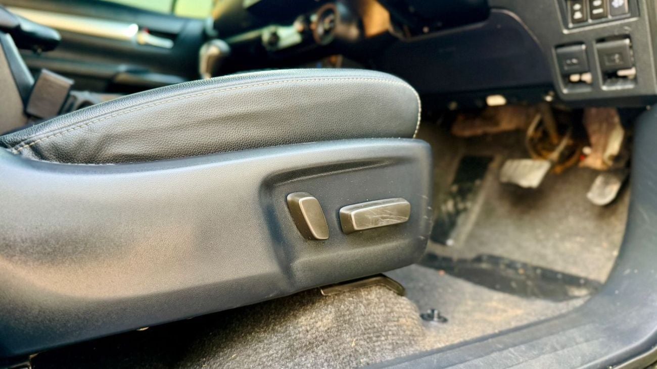 Toyota Hilux MODIFIED TO GR SPORTS  | PUSH START | 2.8L DIESEL ENGINE | 2024 | AUTOMATIC TRANSMISSION | LEATHER S