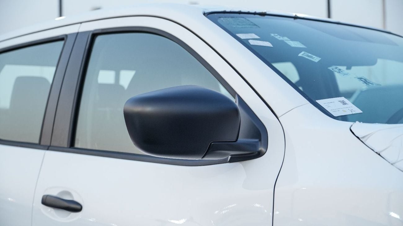 نيسان نافارا Std 2.5L 4WD M/T 2025 MY EXPORT PRICE