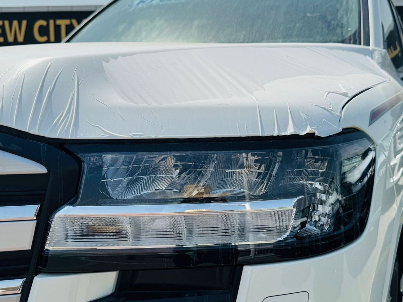 Toyota Land Cruiser TOYOTA LC 300 GXR 4.0L PTR A/T MID/O GCC WHITE 2025