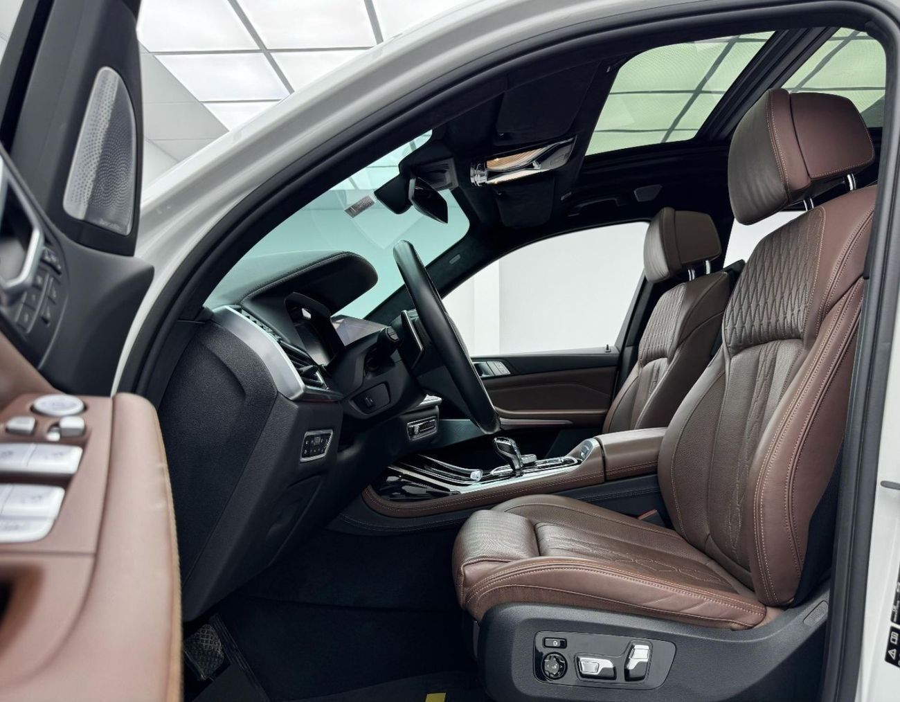 BMW X7 XDrive50i 4.4L 2019 2019 BMW X7 xDrive50i Individual, 2025 BMW Warranty + Service Package, Full Opti