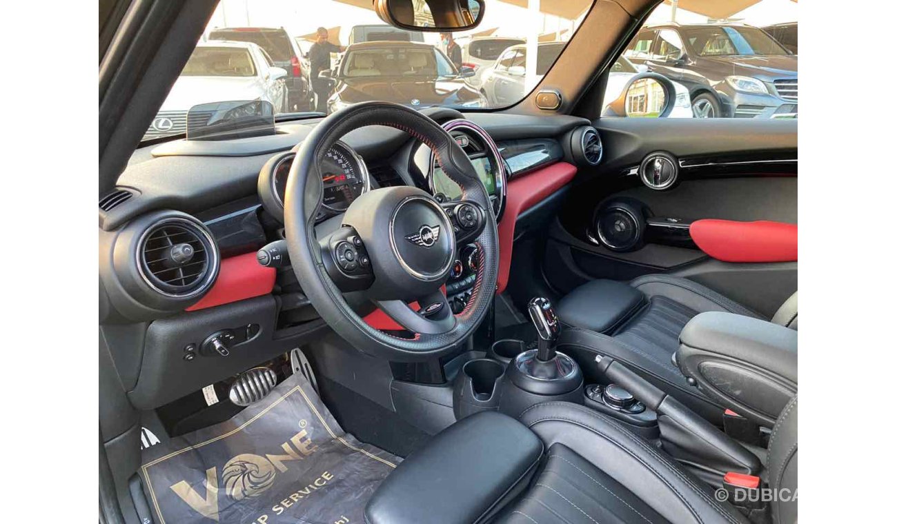 Mini John Cooper Works //2019// MINI COOPER S // JOHN WORKS // GCC ORGINAL PAINT