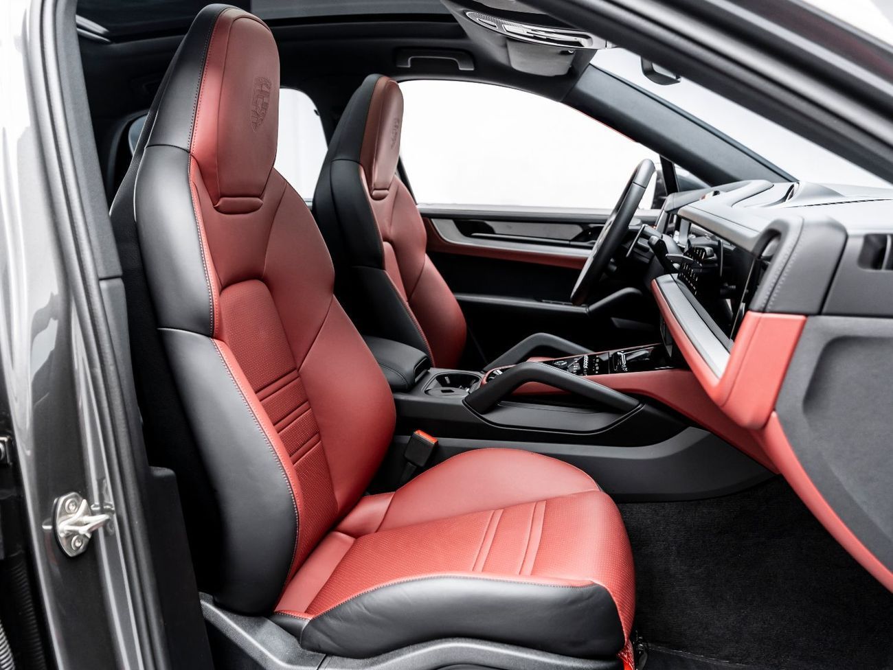 Porsche Cayenne Base Coupe 2024 Porsche Cayenne Coupe, January 2027 Porsche Warranty, Low KMs, GCC