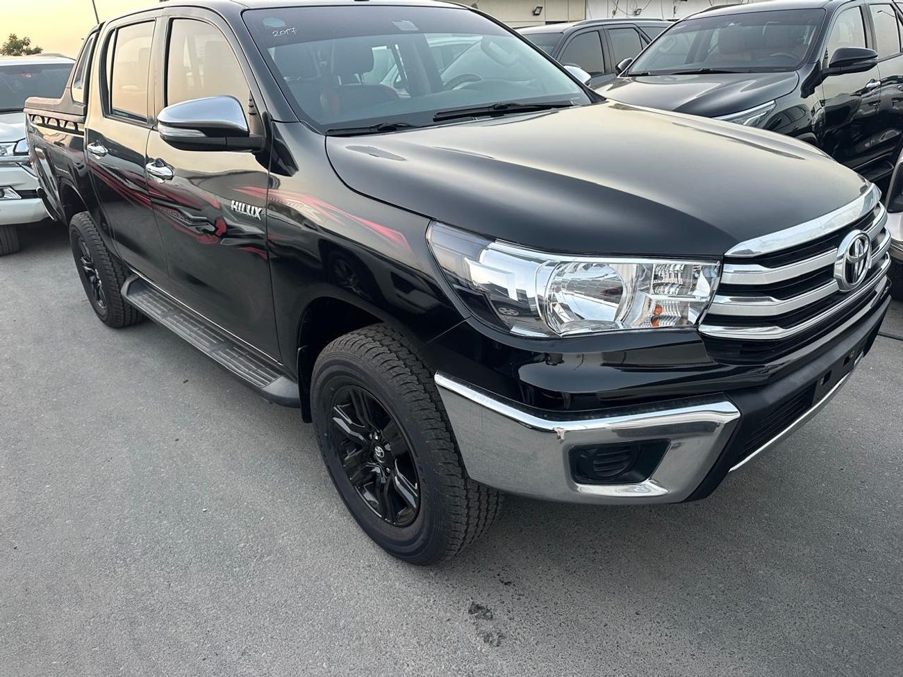 تويوتا هيلوكس GLX 2.7L Double Cab Utility A/T