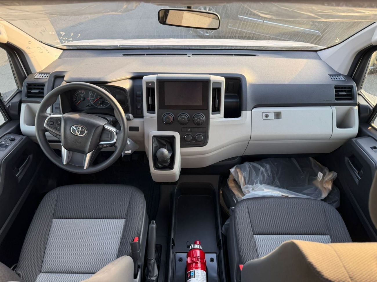 تويوتا هاياس TOYOTA HIACE OMANI 13 SEATS , 3.5L PETROL V6 , M/T HIGH ROOF 2026 MODEL