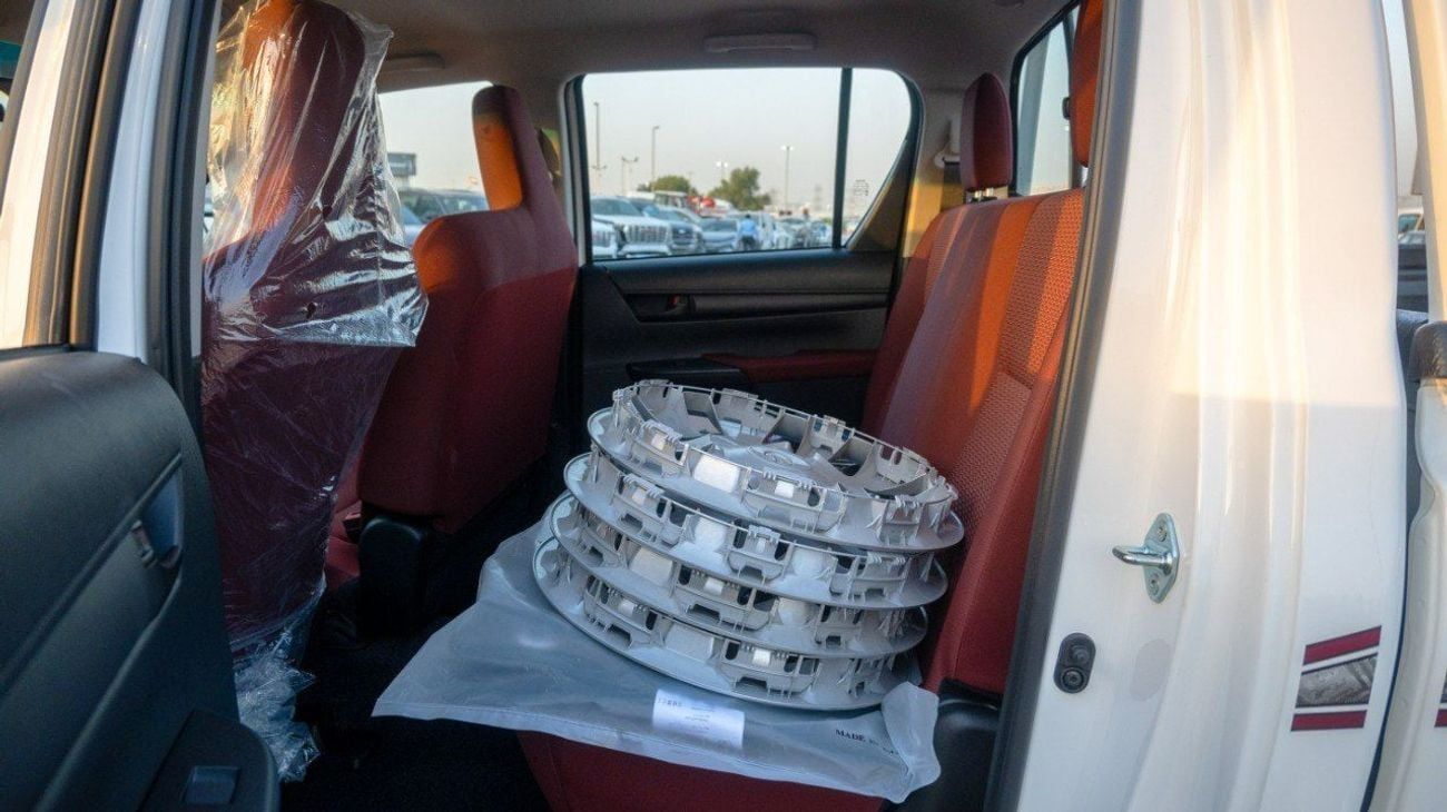 تويوتا هيلوكس GL 2.4L Double Cab Utility