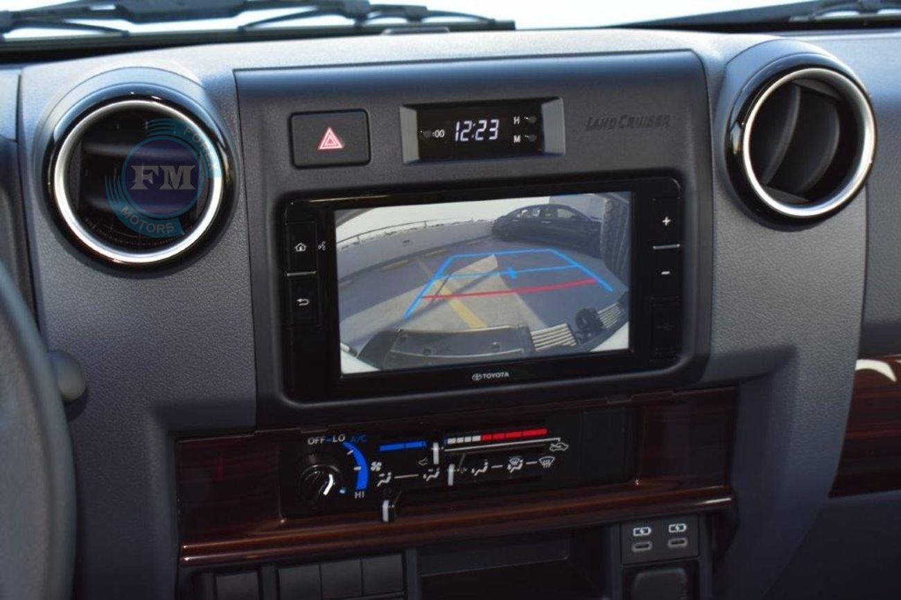 Toyota Land Cruiser 76 Hardtop LX Limited V8 4.5L Turbo Diesel 4WD Manual Transmission