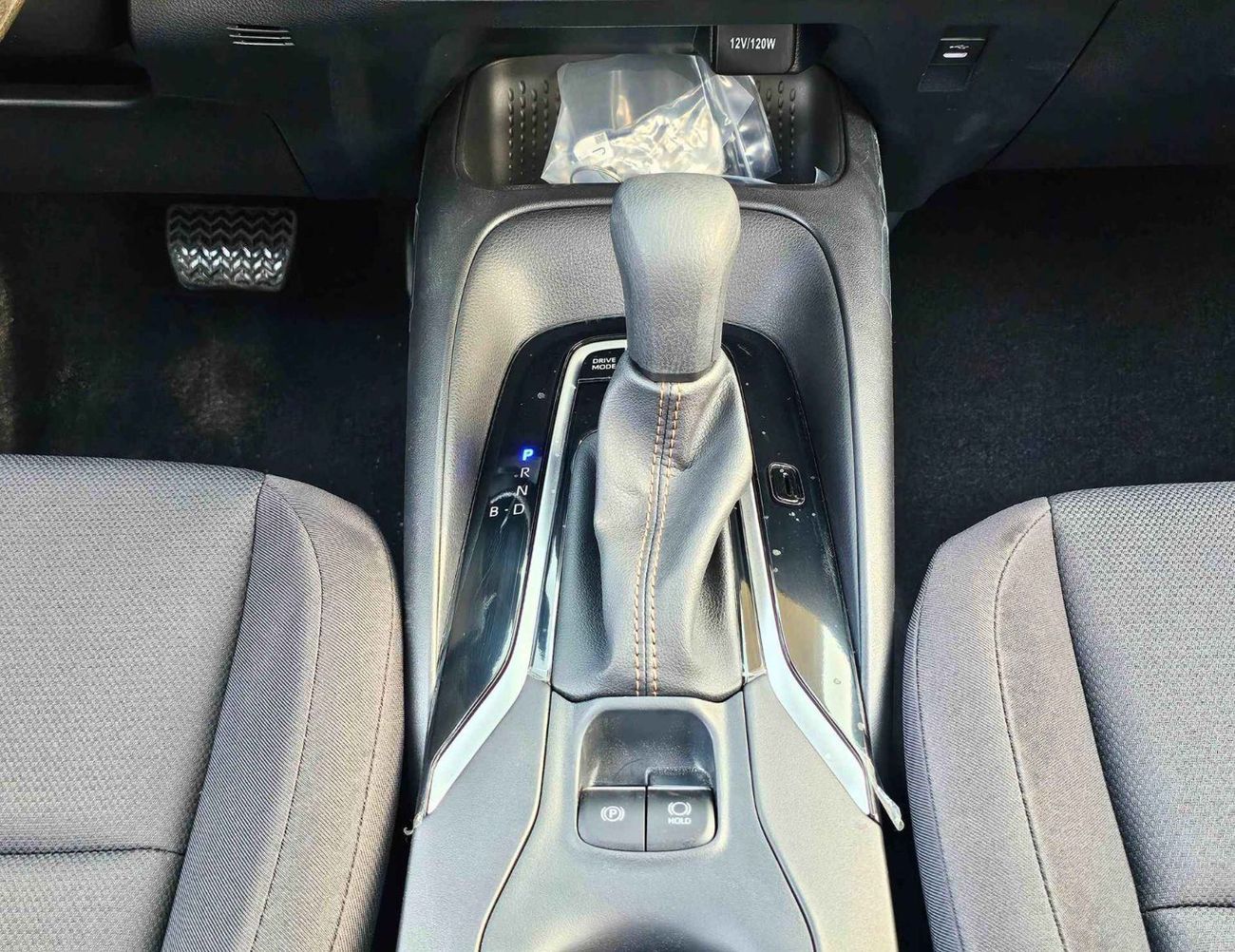 تويوتا ليفين HYBRID LUXURY | 1.8L V4 | SUNROOF DVD + CAMERA | PUSH START |  (CODE # LL18HEV)