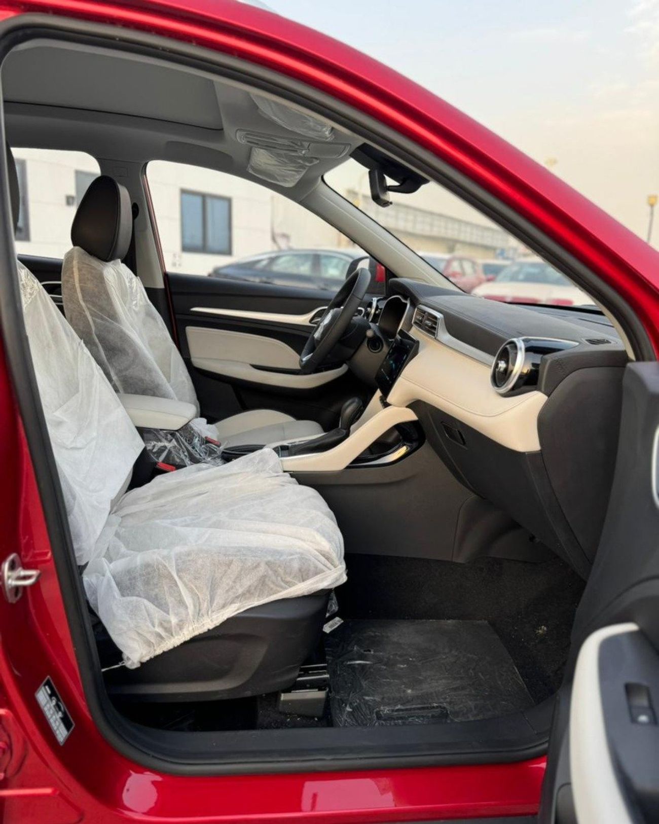 MG ZS MG ZS 1.5L (LUXURY) - 2025 MODEL RED COLOR