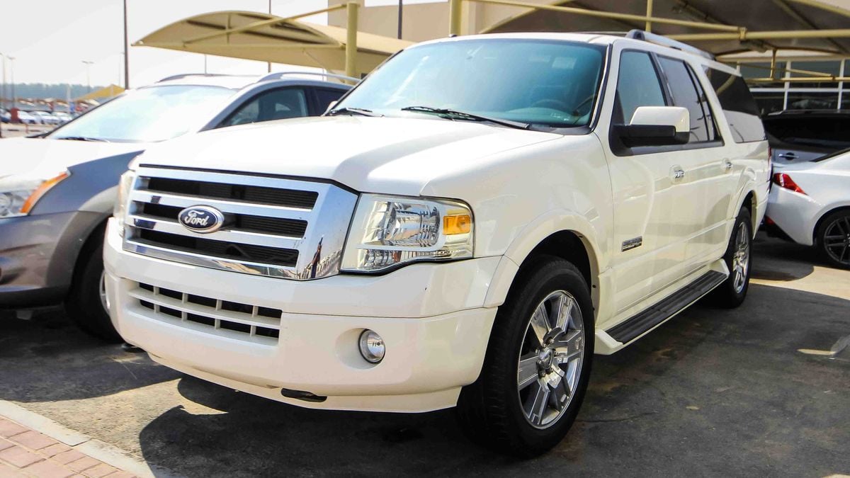 Ford Expedition EL for sale: AED 28,000. White, 2007