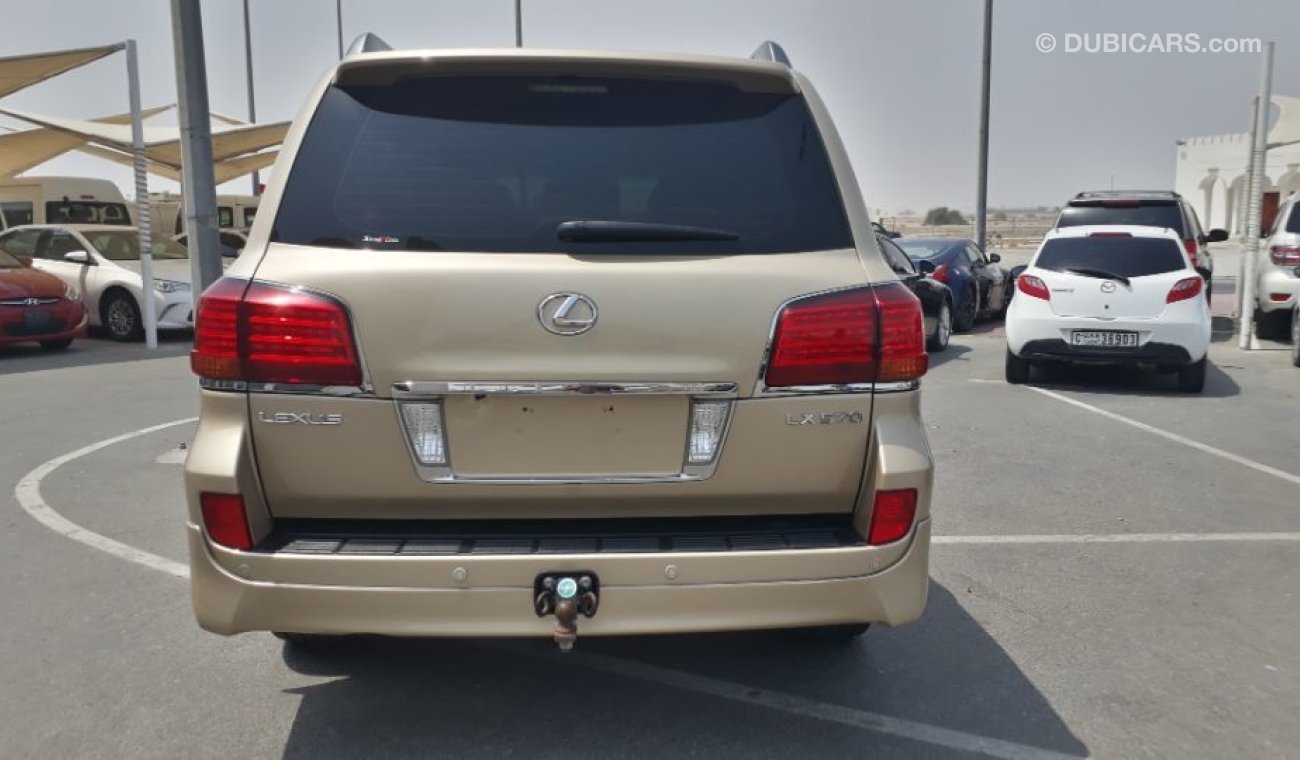 Lexus LX570 السيارة نظيفه جدا بحاله ممتازه بدون حوادث ضمان شاسيه جير ماكينه