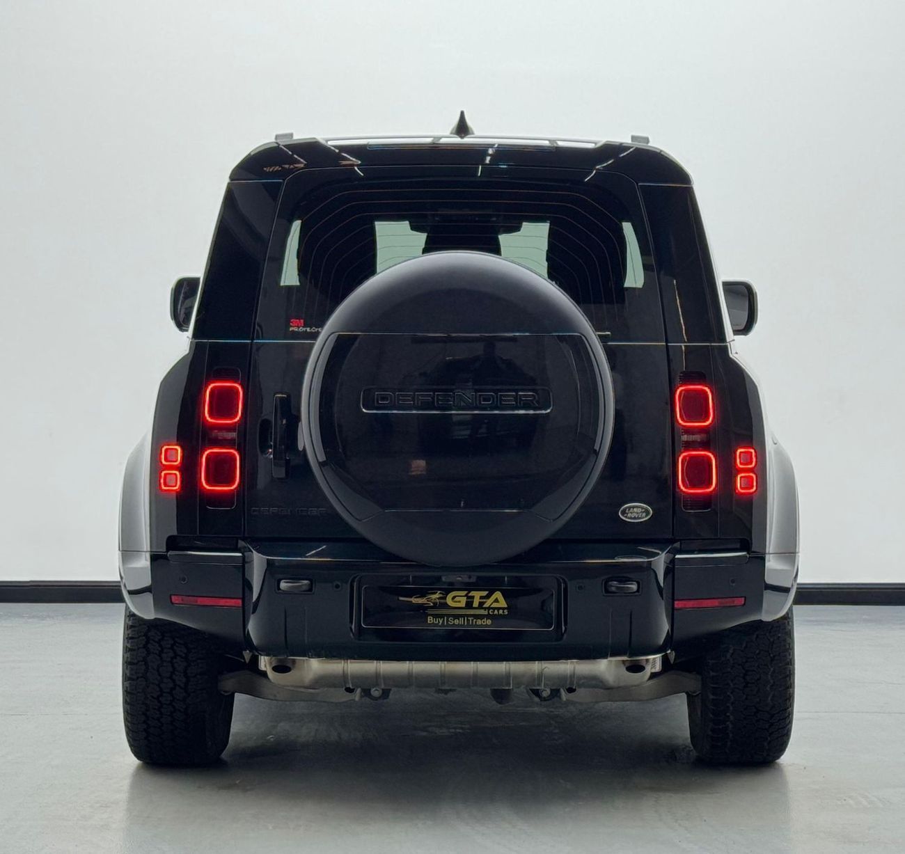 Land Rover Defender P300 90 S 2.0L (5 Seater) 2023 Land Rover Defender 90 P300 S 90 X-Dynamic, 2028 RR Warranty, RR Serv